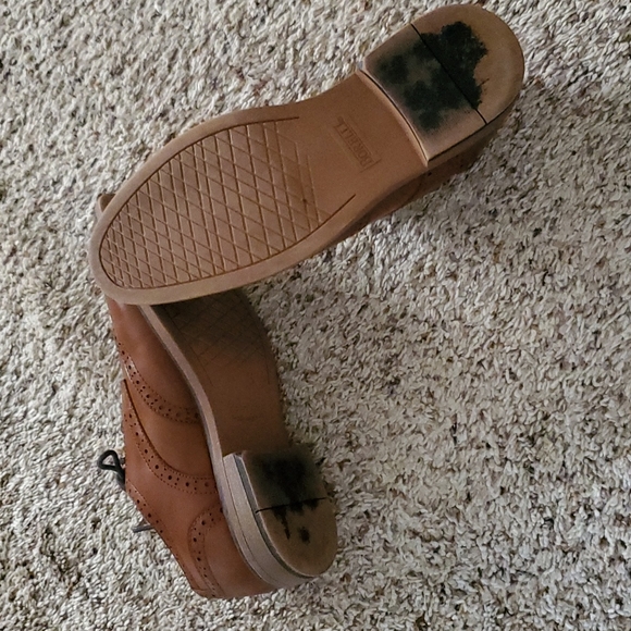 Shoes - Picture 3 of 3